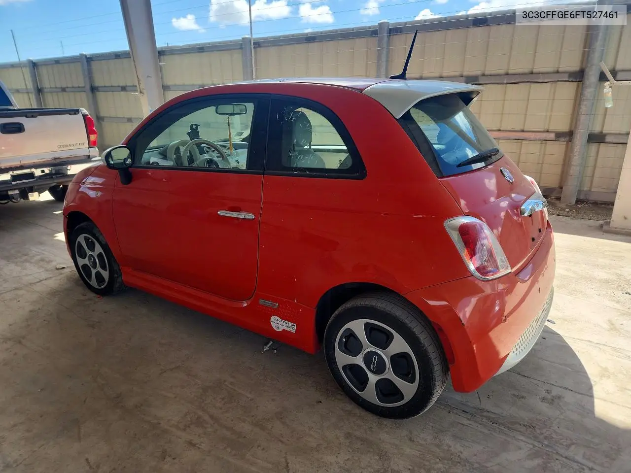 2015 FIAT 500 VIN 3C3CFFGE6FT527461 — фото 2