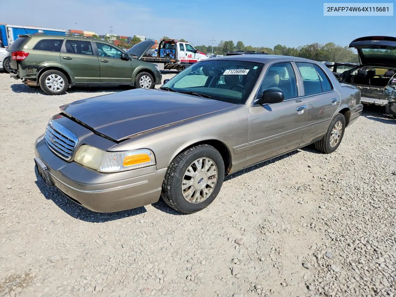 FORD CROWN VICTORIA 2004, VIN 2FAFP74W64X115681
