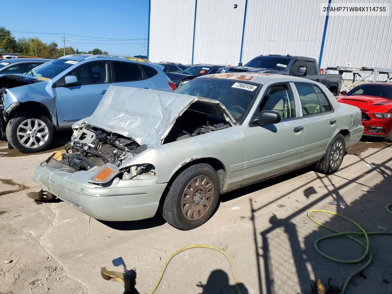 FORD CROWN VICTORIA 2004, VIN 2FAHP71W84X114755