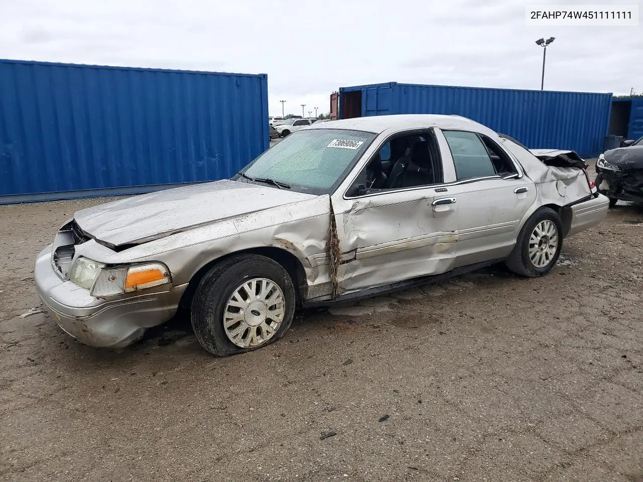 FORD CROWN VICTORIA 2005, VIN 2FAHP74W451111111