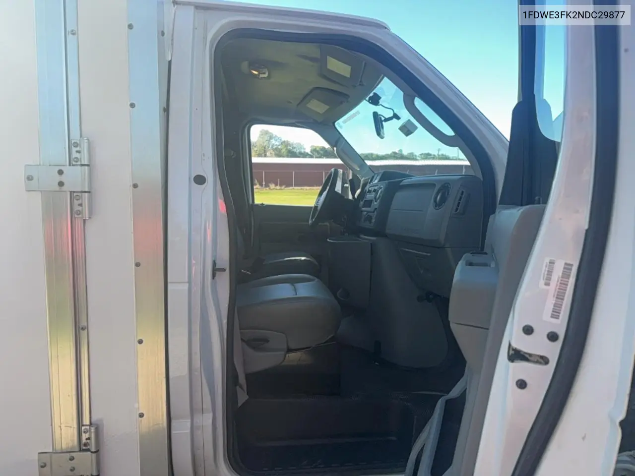 2022 FORD ECONOLINE VIN 1FDWE3FK2NDC29877 — фото 5