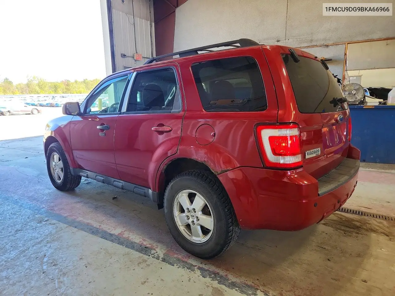 2011 FORD ESCAPE VIN 1FMCU9DG9BKA66966 — фото 2