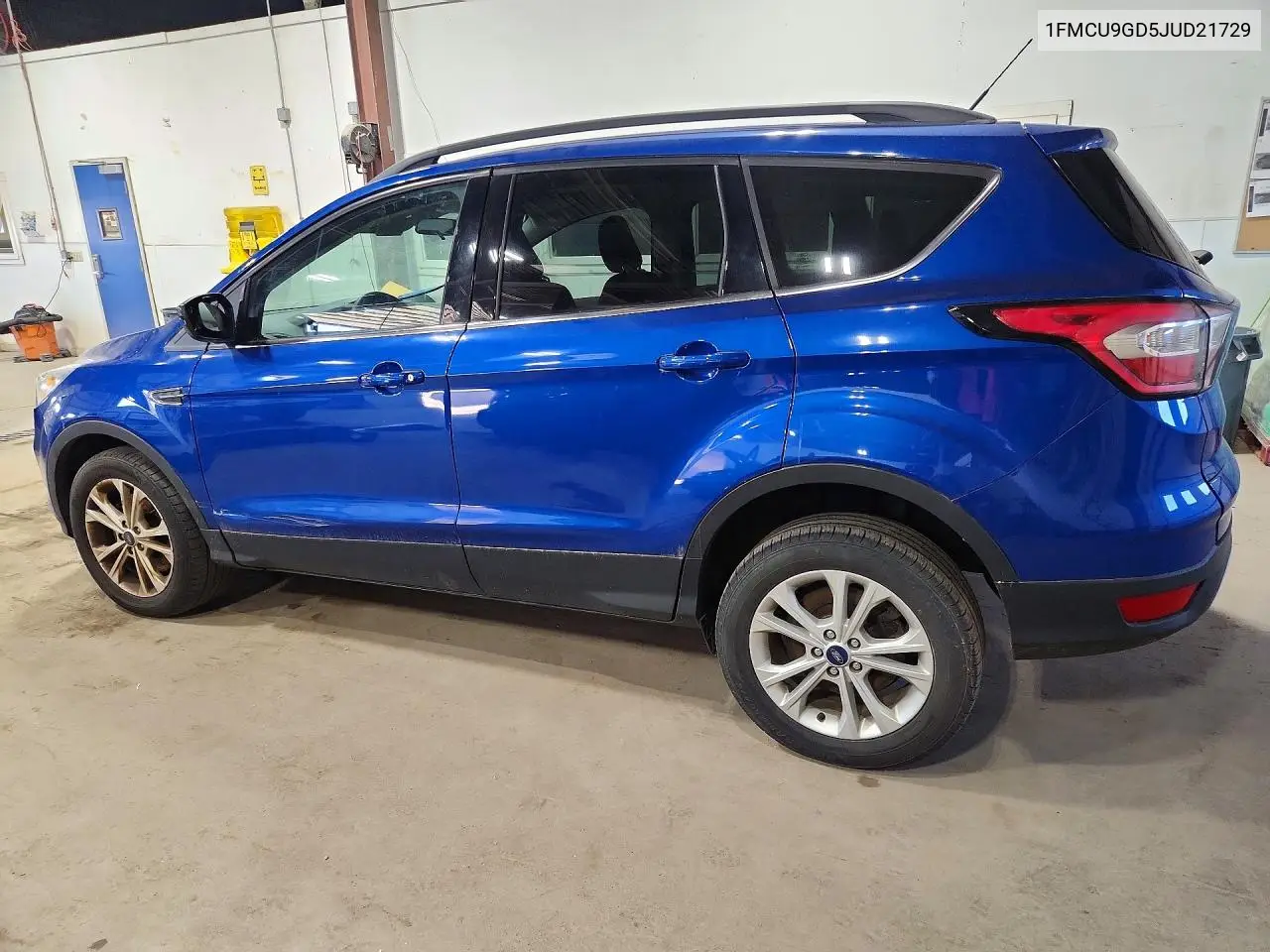 2018 FORD ESCAPE VIN 1FMCU9GD5JUD21729 — фото 2