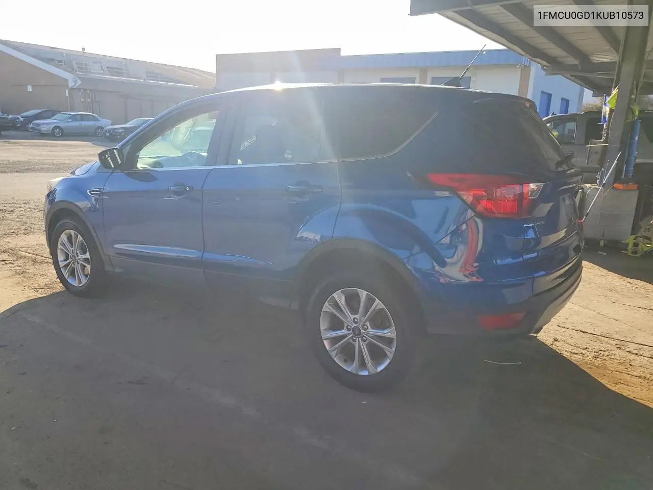2019 FORD ESCAPE VIN 1FMCU0GD1KUB10573 — фото 2