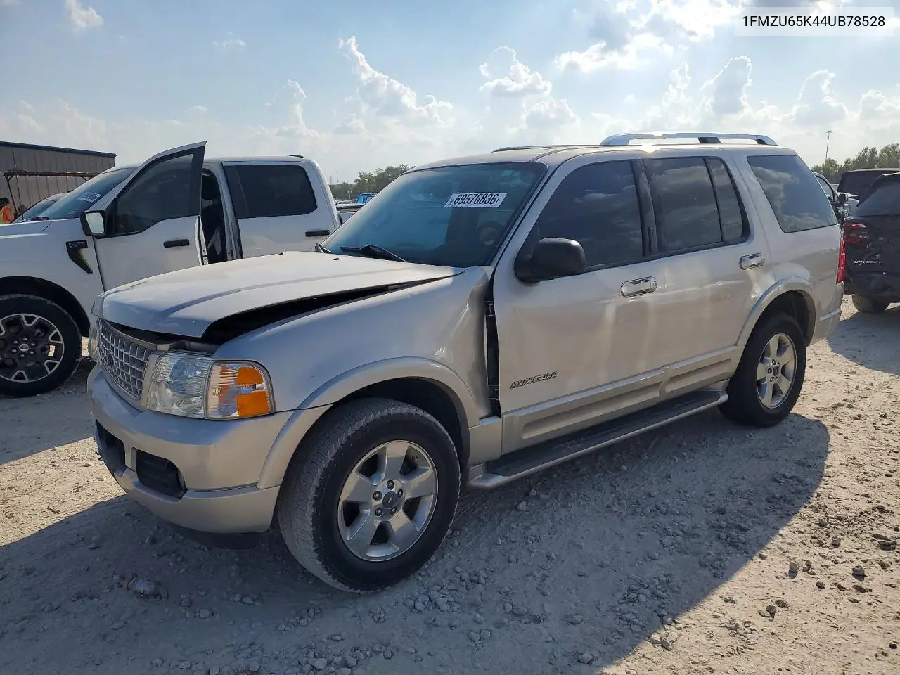 FORD EXPLORER 2004, VIN 1FMZU65K44UB78528