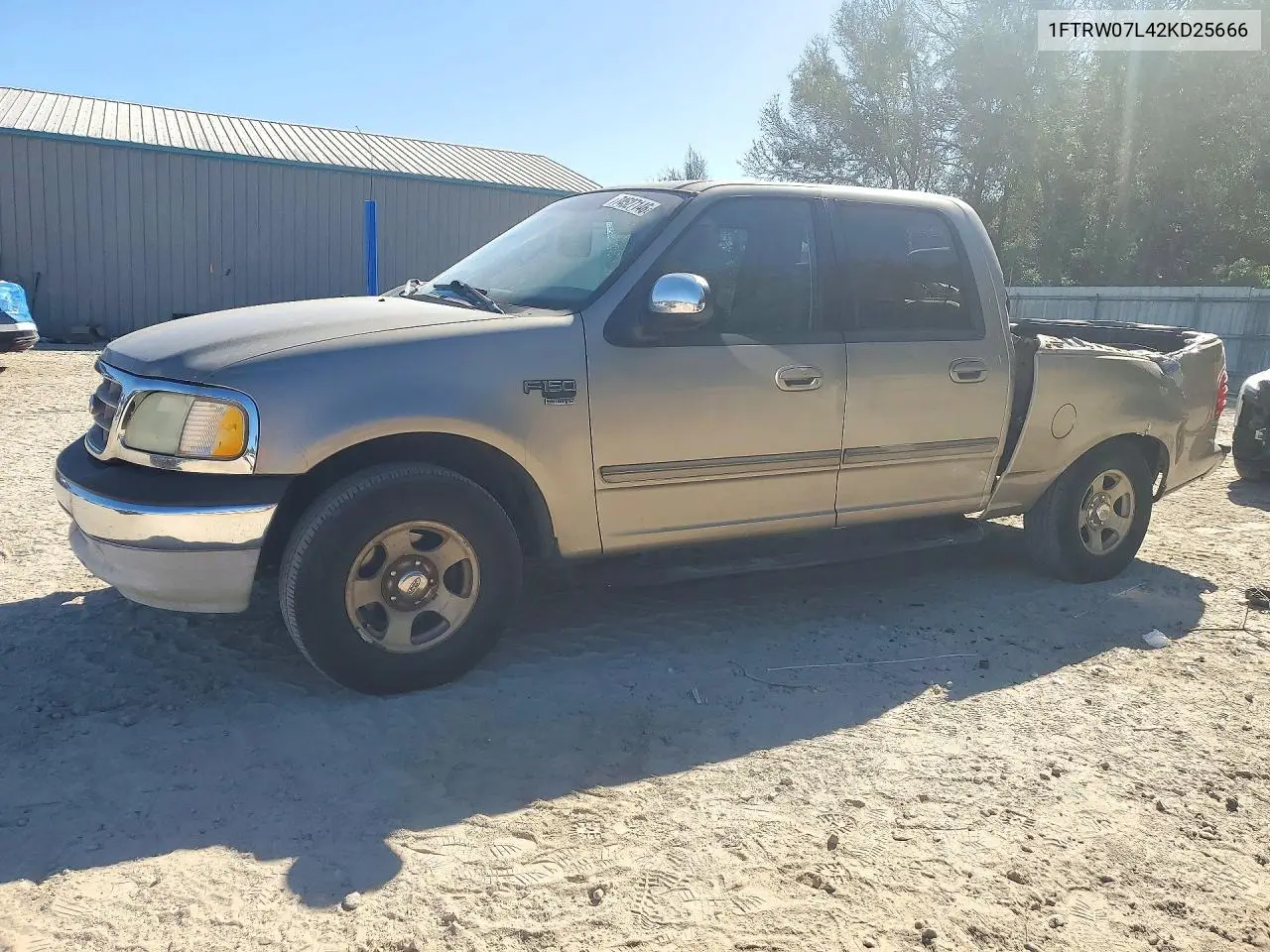 FORD F-150 2002, VIN 1FTRW07L42KD25666