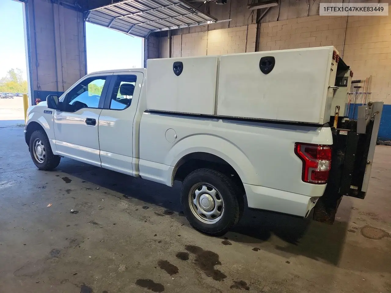 2019 FORD F-150 VIN 1FTEX1C47KKE83449 — фото 2