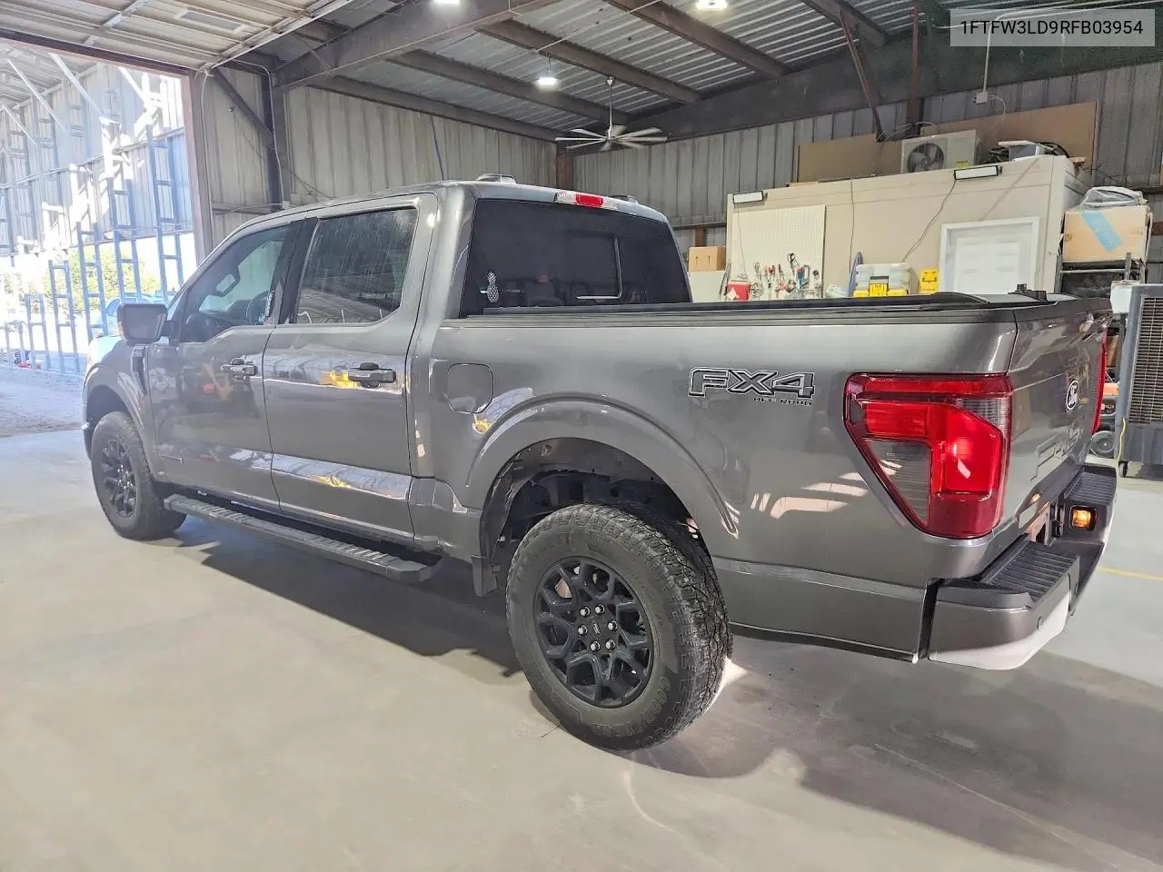2024 FORD F-150 VIN 1FTFW3LD9RFB03954 — фото 2
