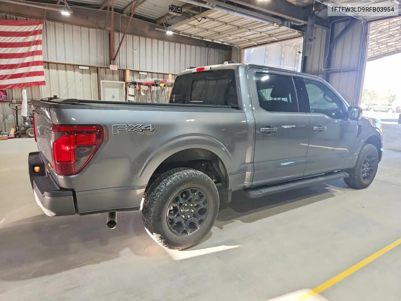 2024 FORD F-150 VIN 1FTFW3LD9RFB03954 — фото 3