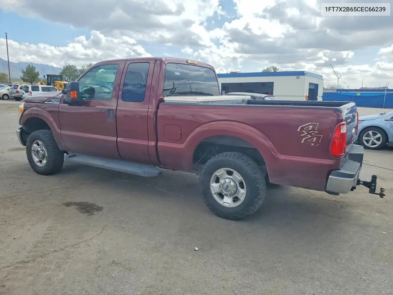 2012 FORD F250 VIN 1FT7X2B65CEC66239 — фото 2