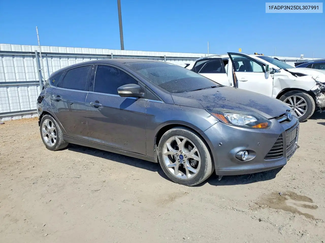 2013 FORD FOCUS VIN 1FADP3N25DL307991 — фото 4