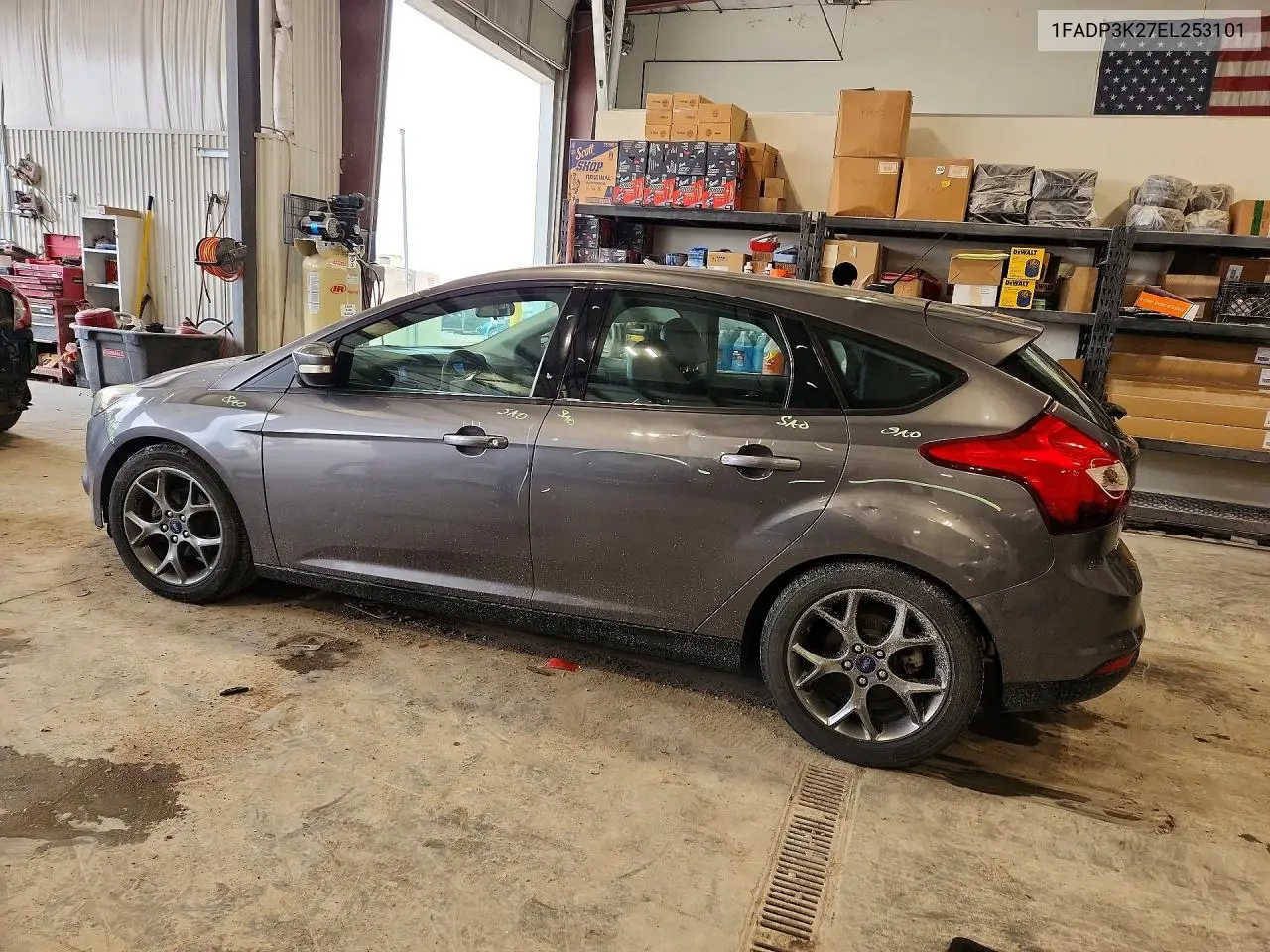 2014 FORD FOCUS VIN 1FADP3K27EL253101 — фото 2
