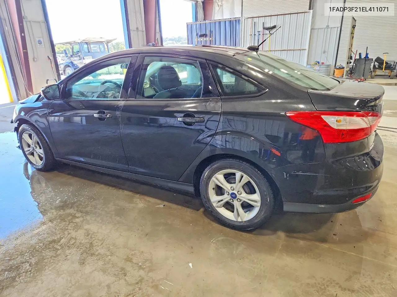 2014 FORD FOCUS VIN 1FADP3F21EL411071 — фото 2