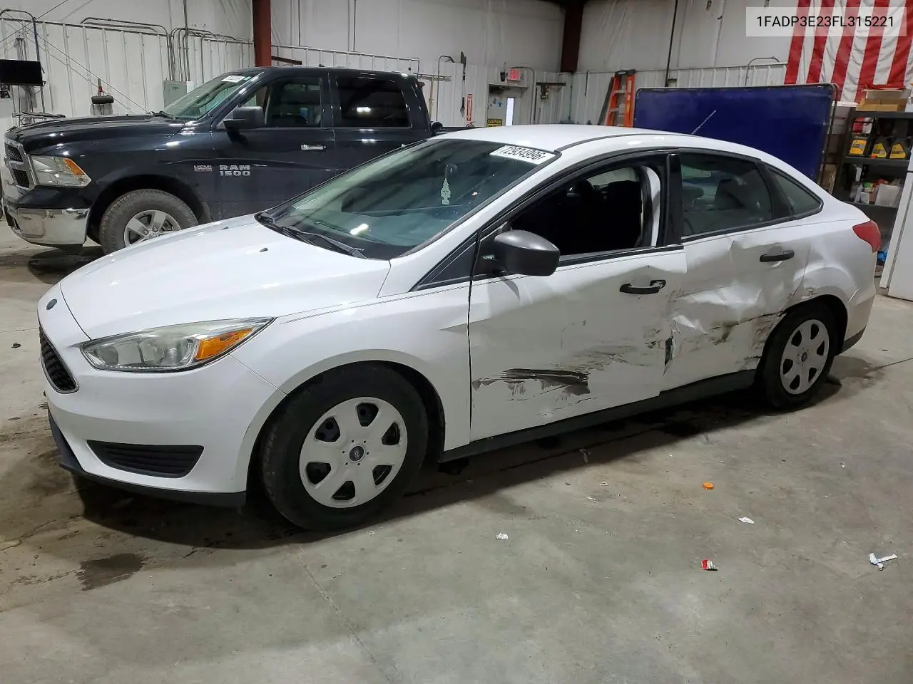 FORD FOCUS 2015, VIN 1FADP3E23FL315221