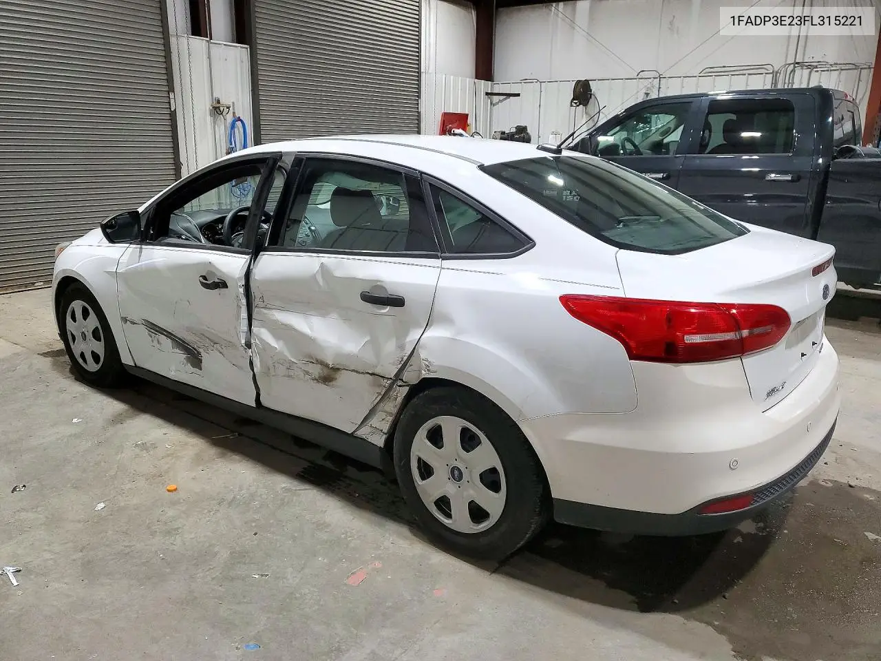 2015 FORD FOCUS VIN 1FADP3E23FL315221 — фото 2