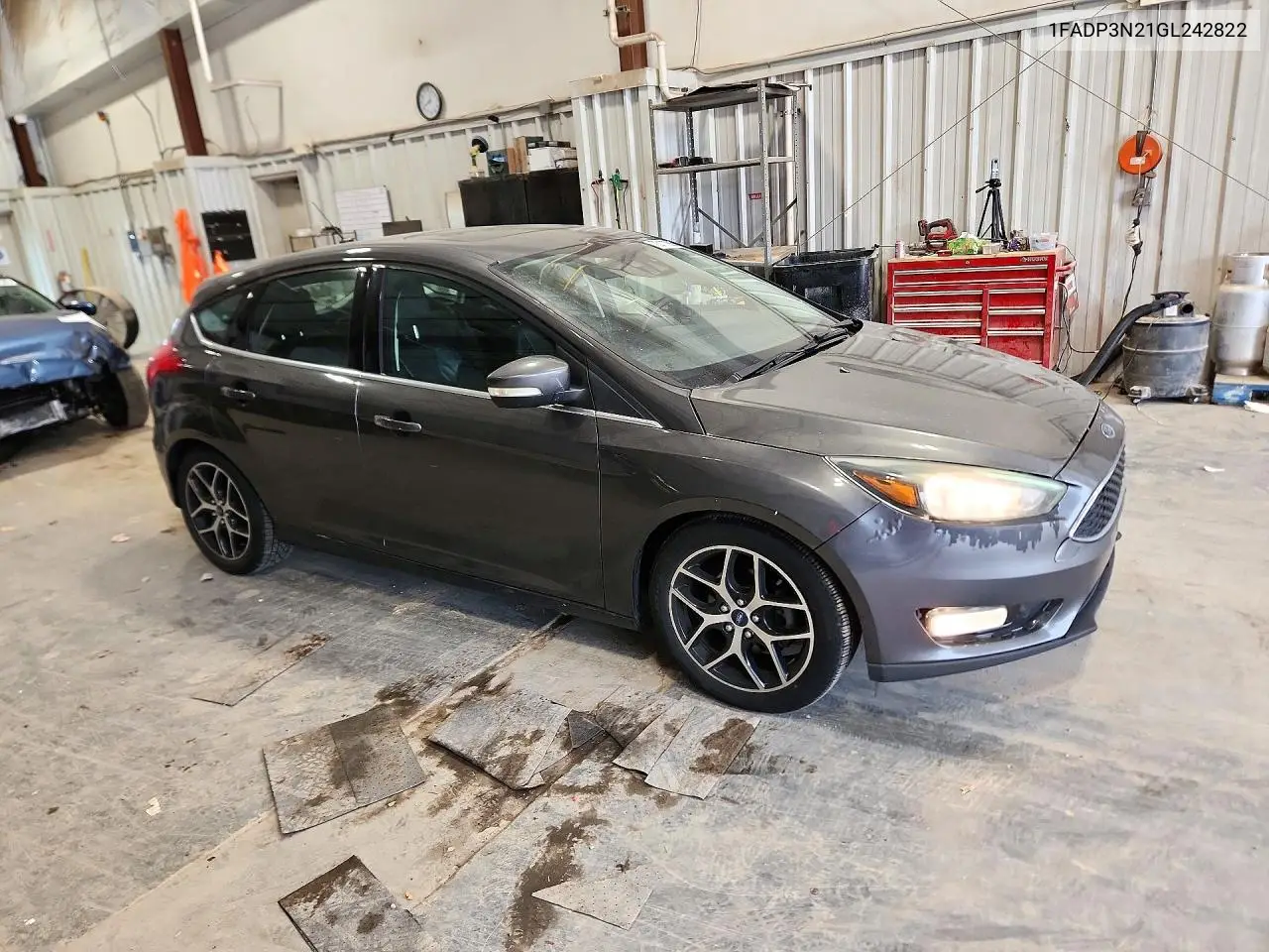 2016 FORD FOCUS VIN 1FADP3N21GL242822 — фото 4