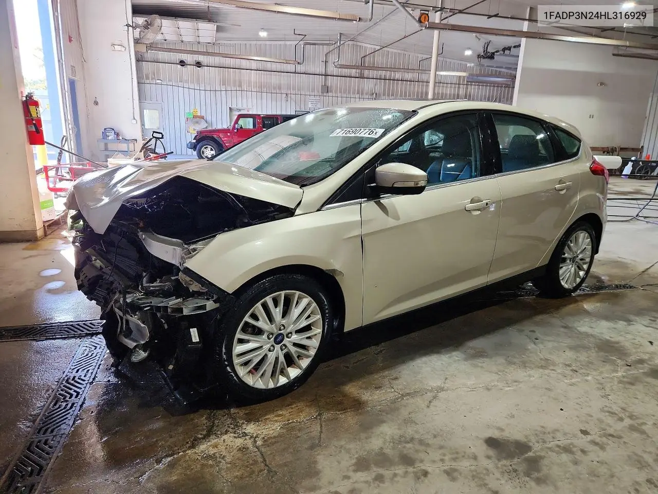 FORD FOCUS 2017, VIN 1FADP3N24HL316929