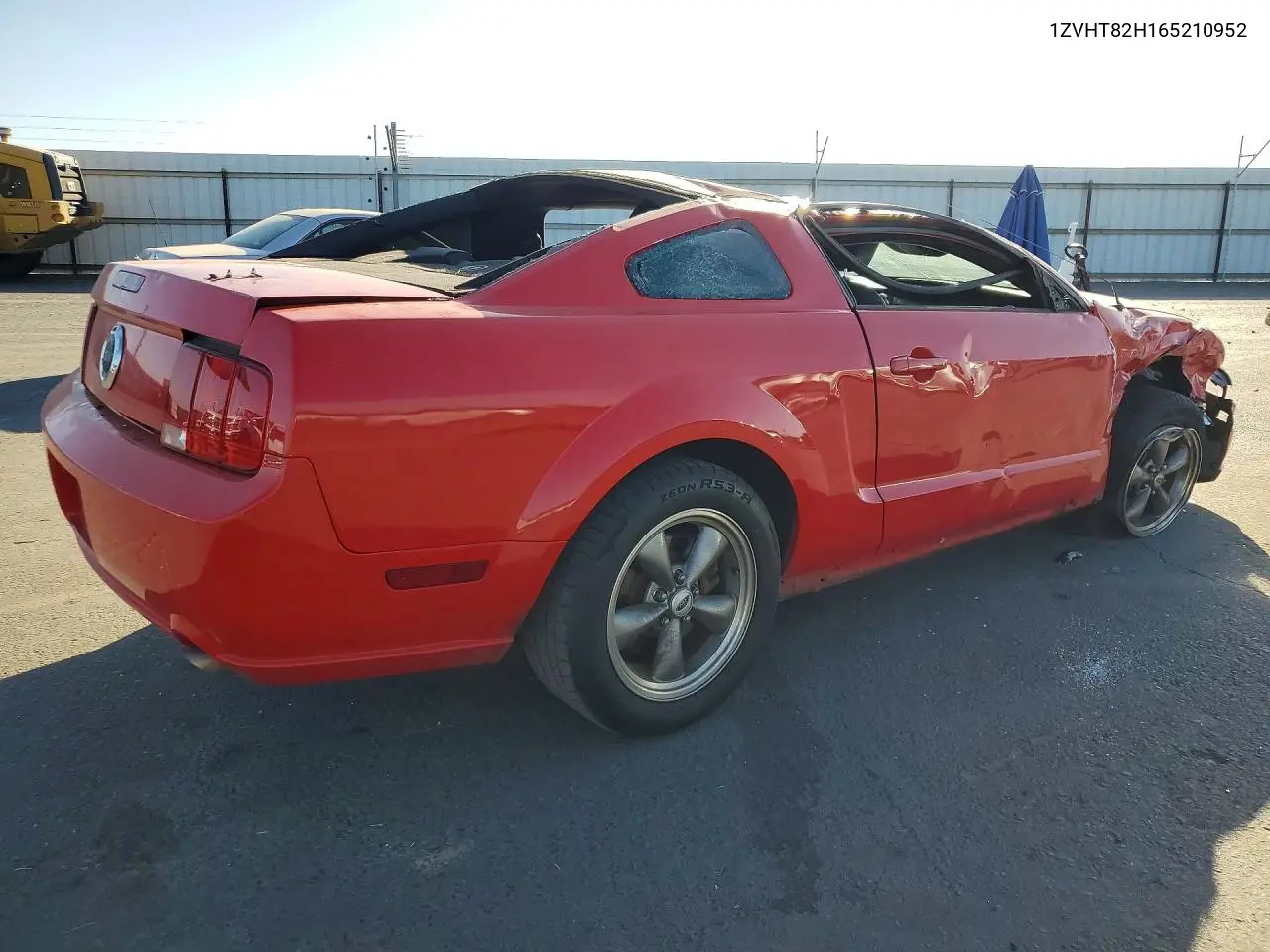 2006 FORD MUSTANG VIN 1ZVHT82H165210952 — фото 3