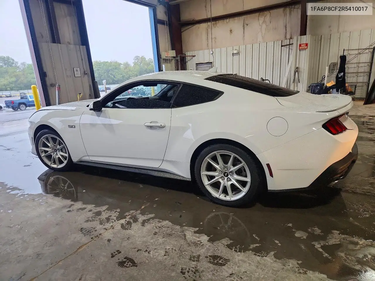 2024 FORD MUSTANG VIN 1FA6P8CF2R5410017 — фото 2