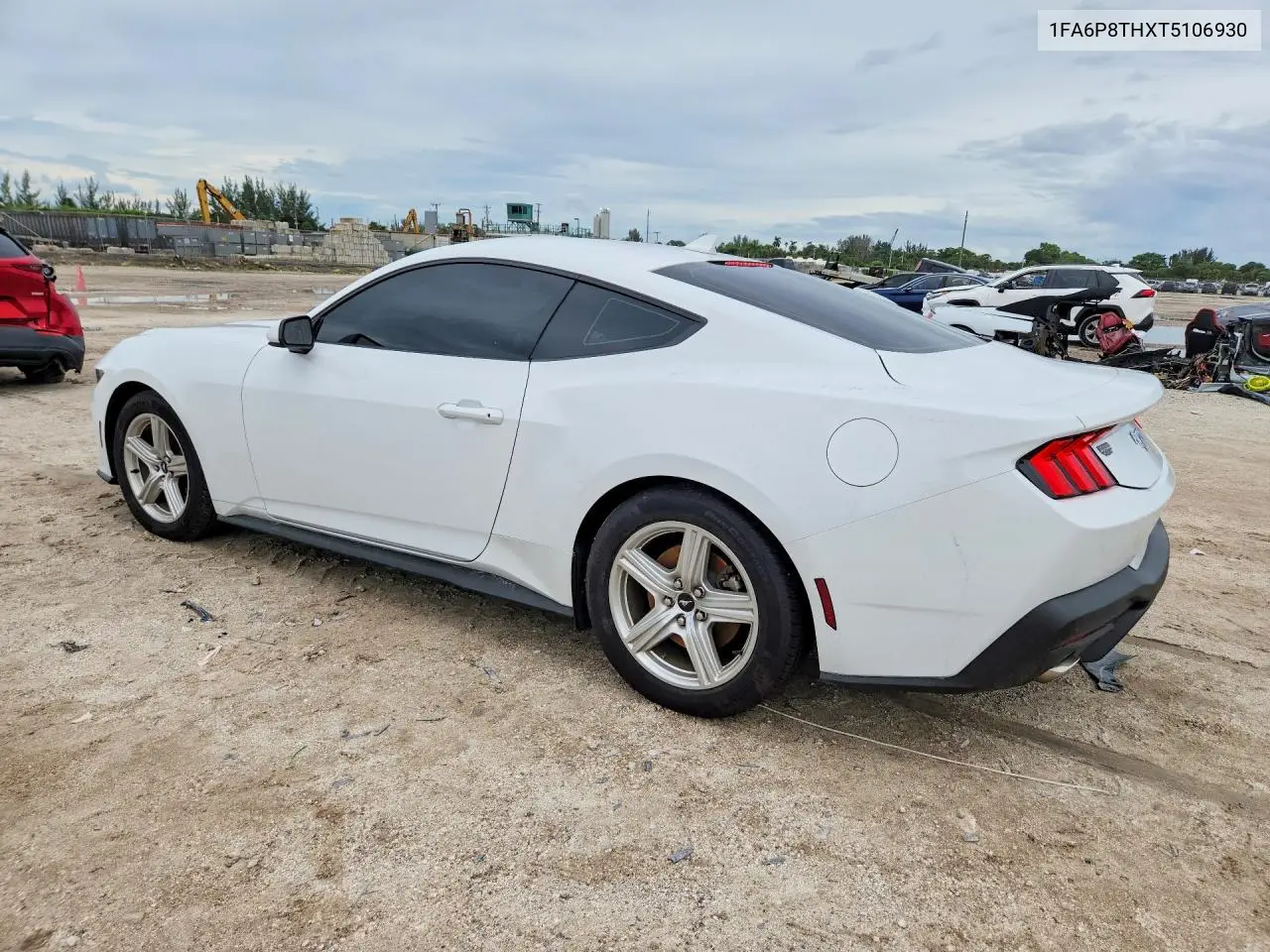 2026 FORD MUSTANG VIN 1FA6P8THXT5106930 — фото 2