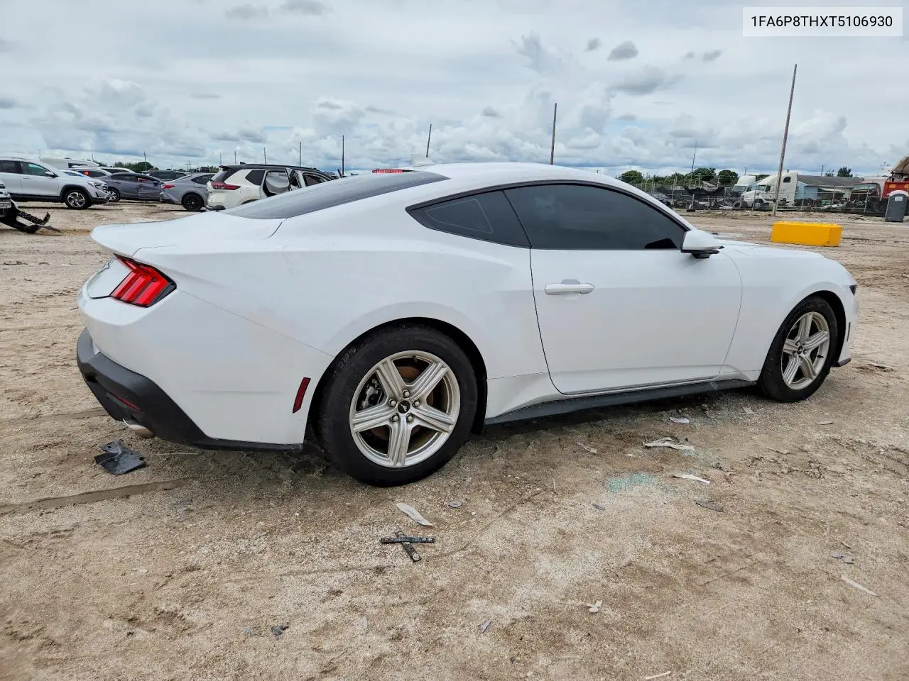 2026 FORD MUSTANG VIN 1FA6P8THXT5106930 — фото 3