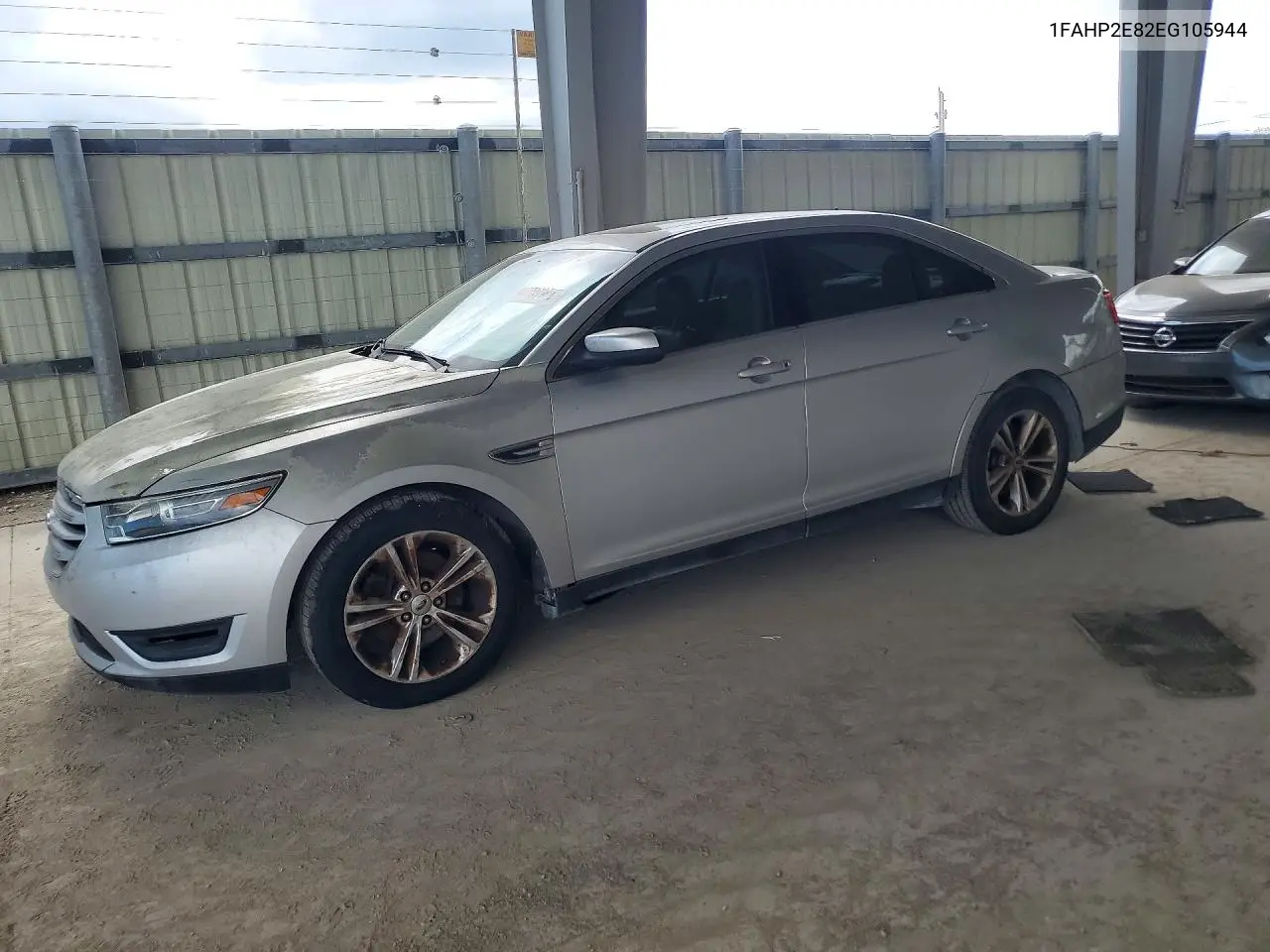 FORD TAURUS 2014, VIN 1FAHP2E82EG105944