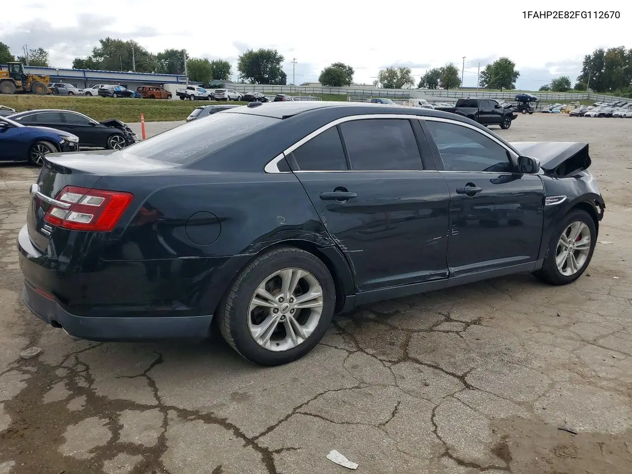 2015 FORD TAURUS VIN 1FAHP2E82FG112670 — фото 3