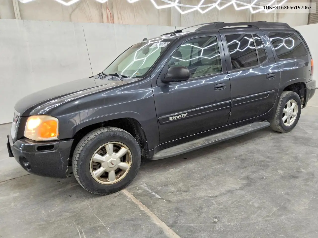 GMC ENVOY 2005, VIN 1GKES16S656197067