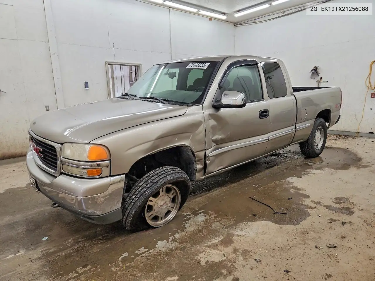 GMC SIERRA 2002, VIN 2GTEK19TX21256088