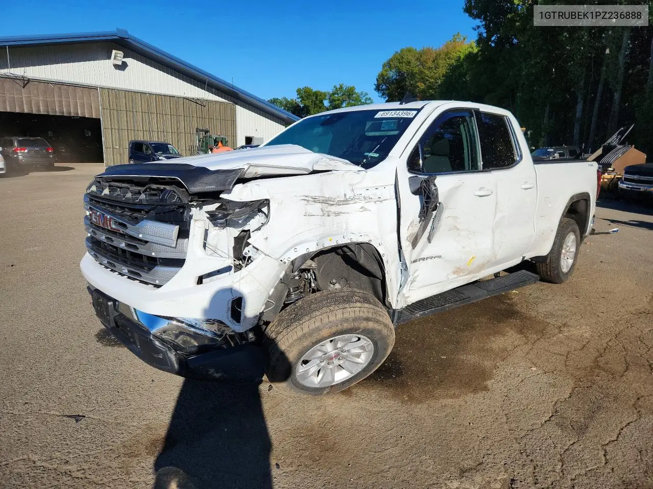 GMC SIERRA 2023, VIN 1GTRUBEK1PZ236888