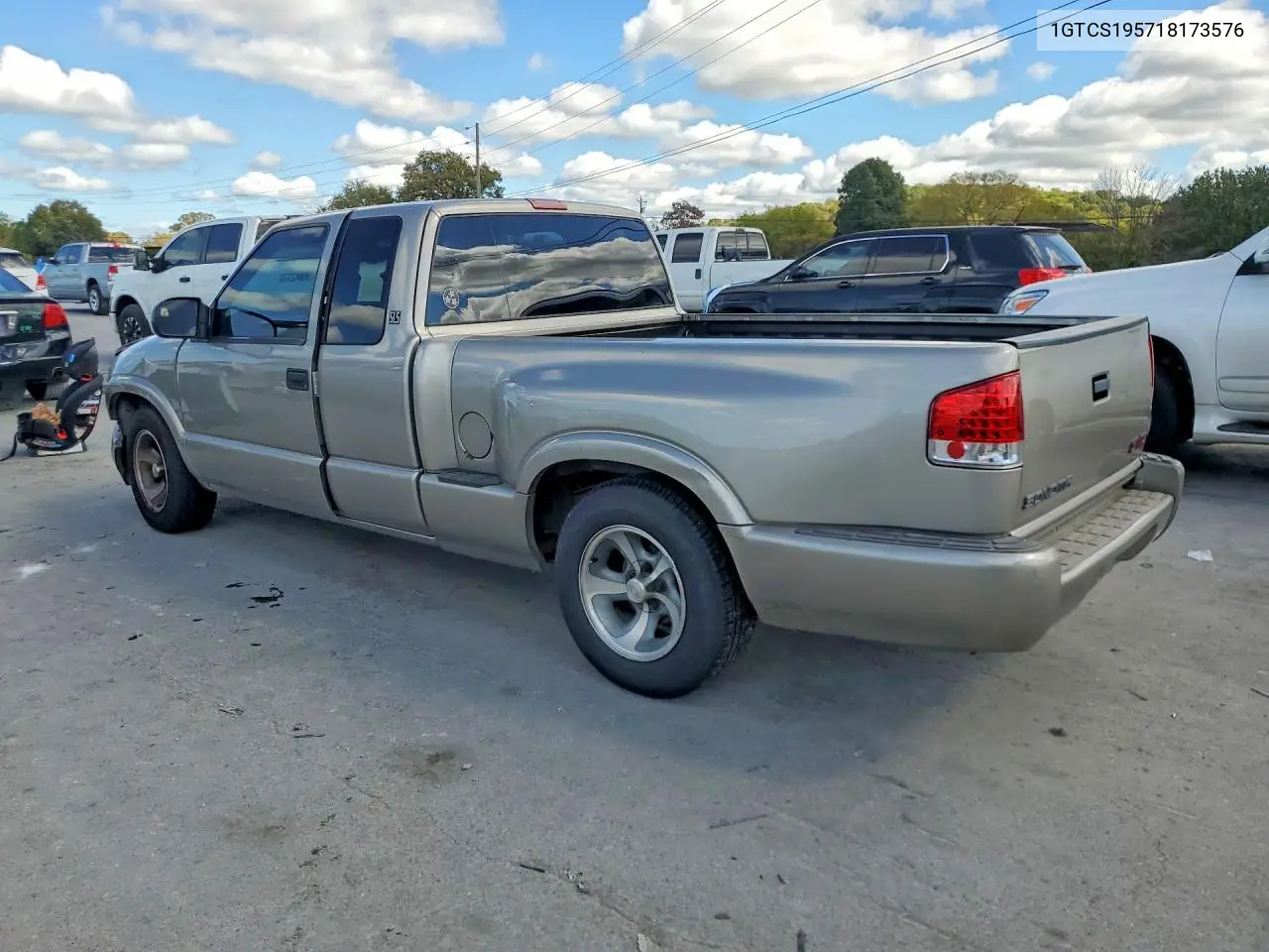 2001 GMC SONOMA VIN 1GTCS195718173576 — фото 2