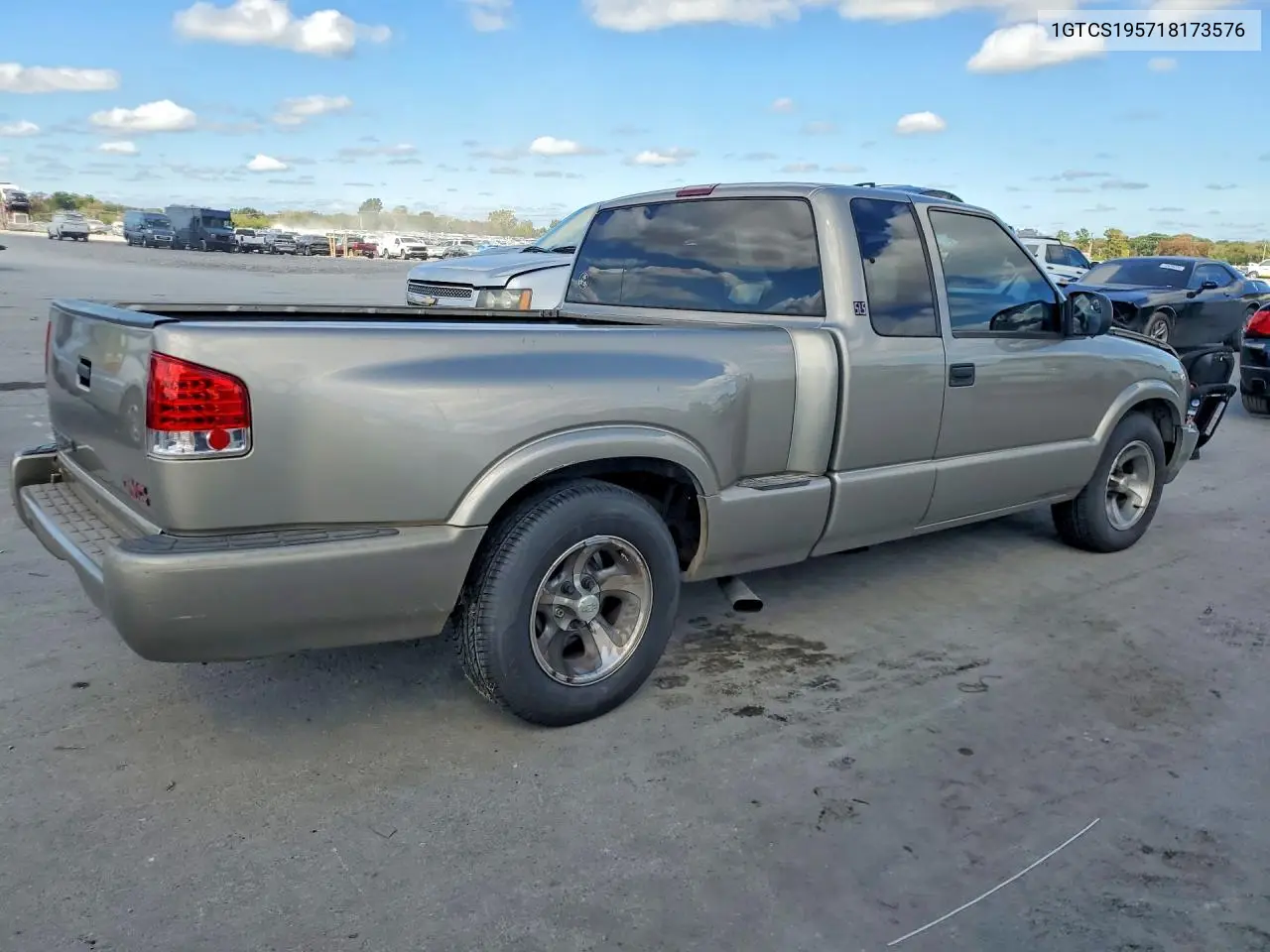 2001 GMC SONOMA VIN 1GTCS195718173576 — фото 3
