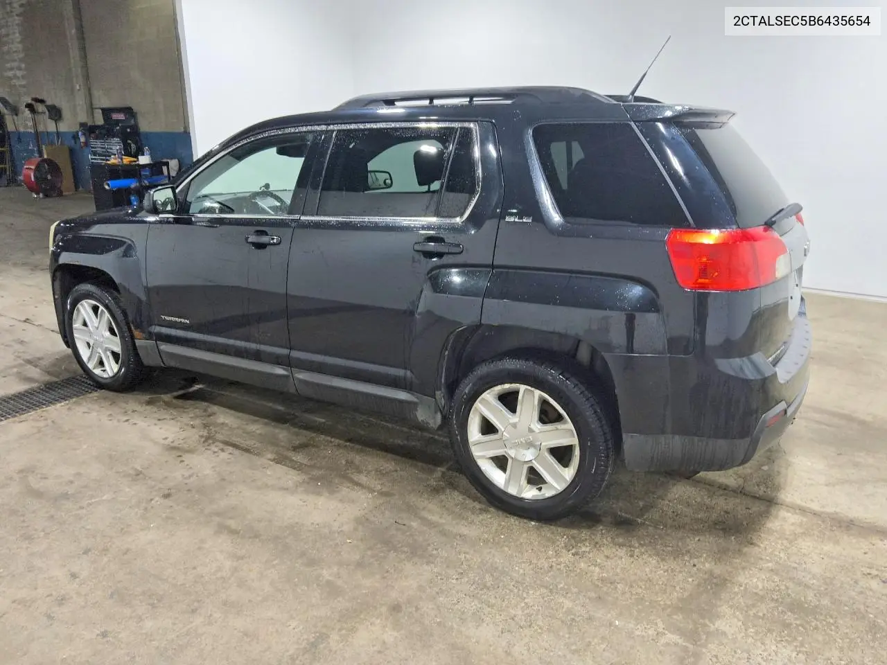 2011 GMC TERRAIN VIN 2CTALSEC5B6435654 — фото 2