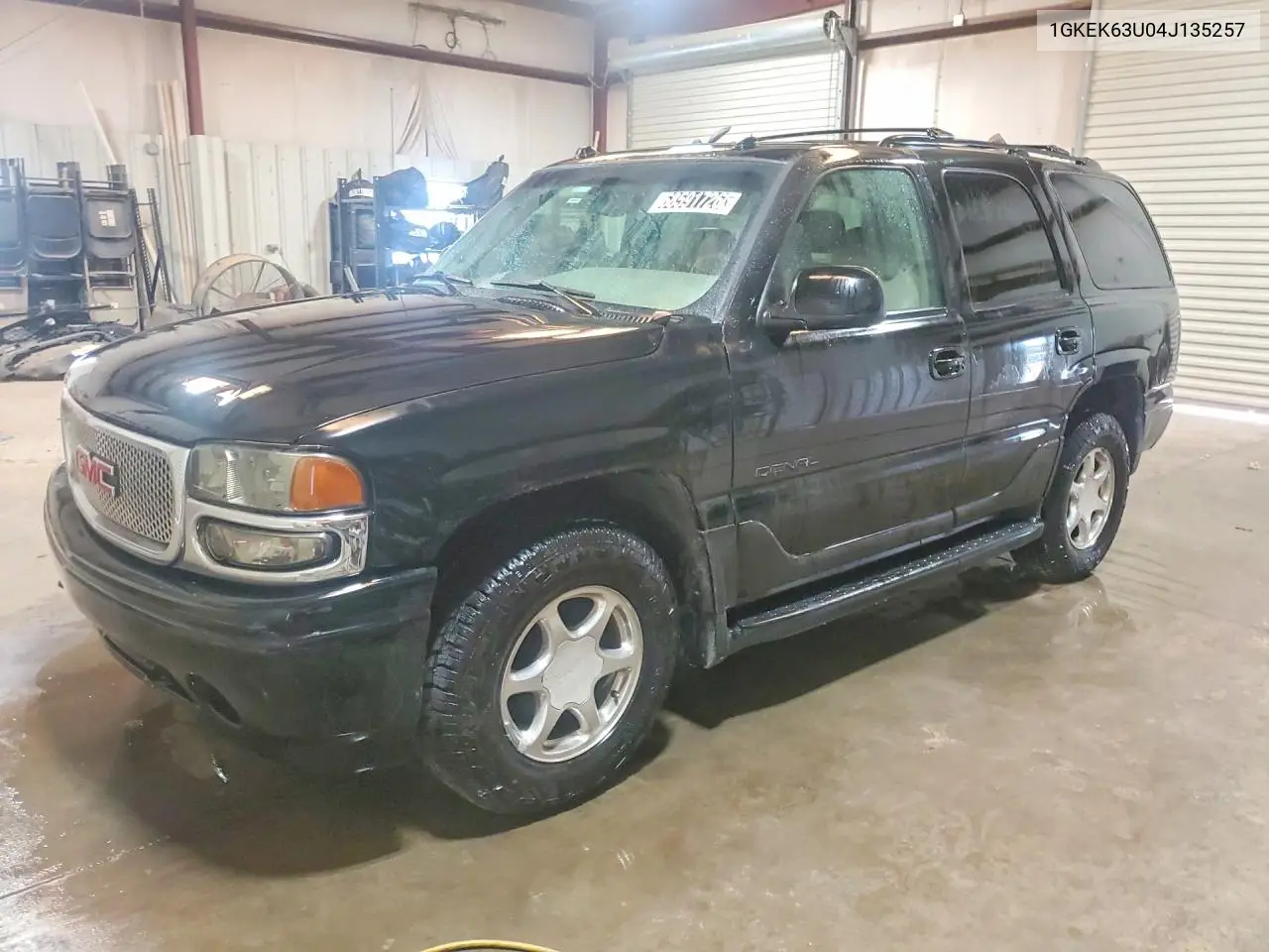 GMC YUKON 2004, VIN 1GKEK63U04J135257