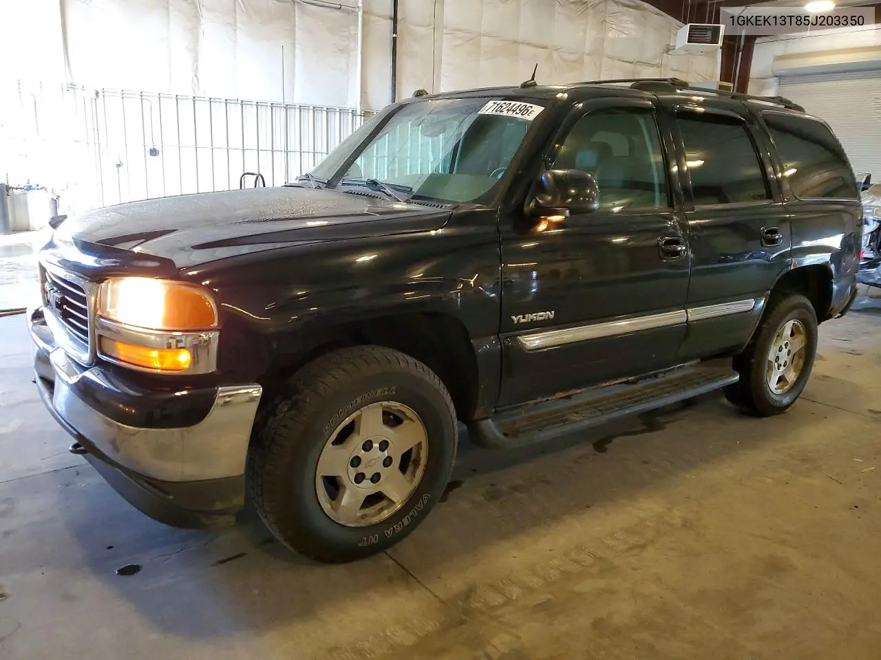 GMC YUKON 2005, VIN 1GKEK13T85J203350