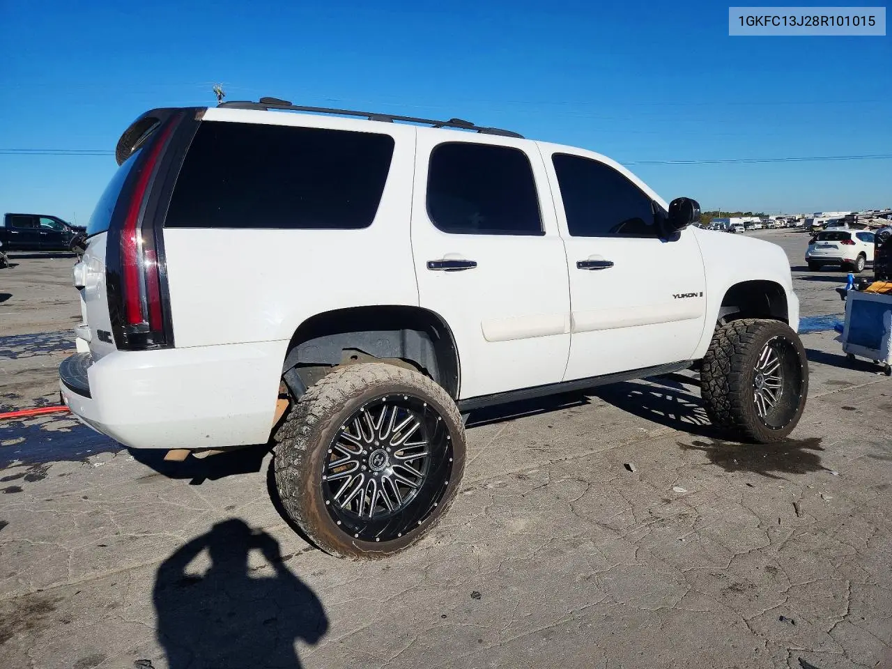 2008 GMC YUKON VIN 1GKFC13J28R101015 — фото 2