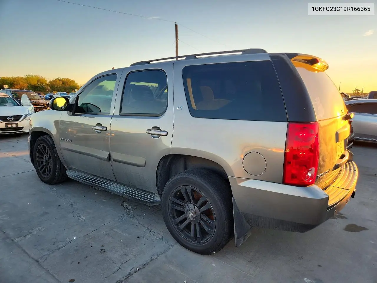 2009 GMC YUKON VIN 1GKFC23C19R166365 — фото 2