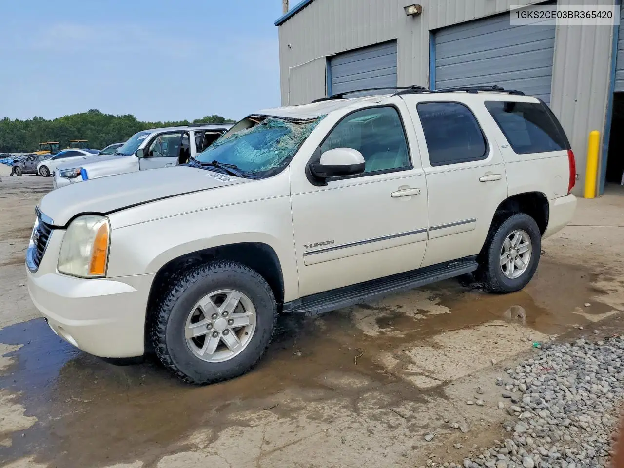 GMC YUKON 2011, VIN 1GKS2CE03BR365420