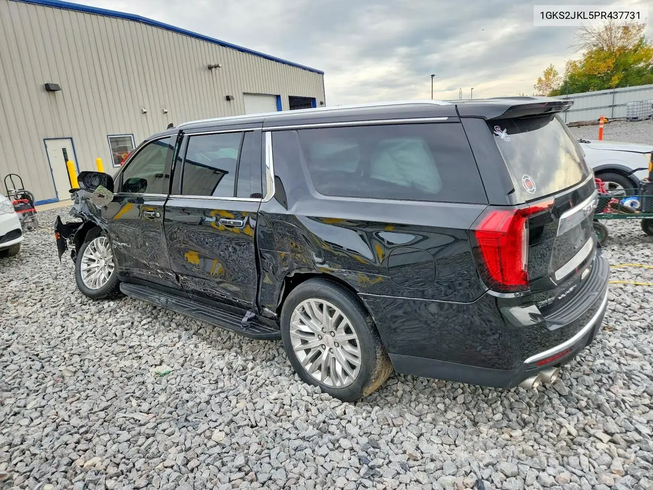 2023 GMC YUKON VIN 1GKS2JKL5PR437731 — фото 2