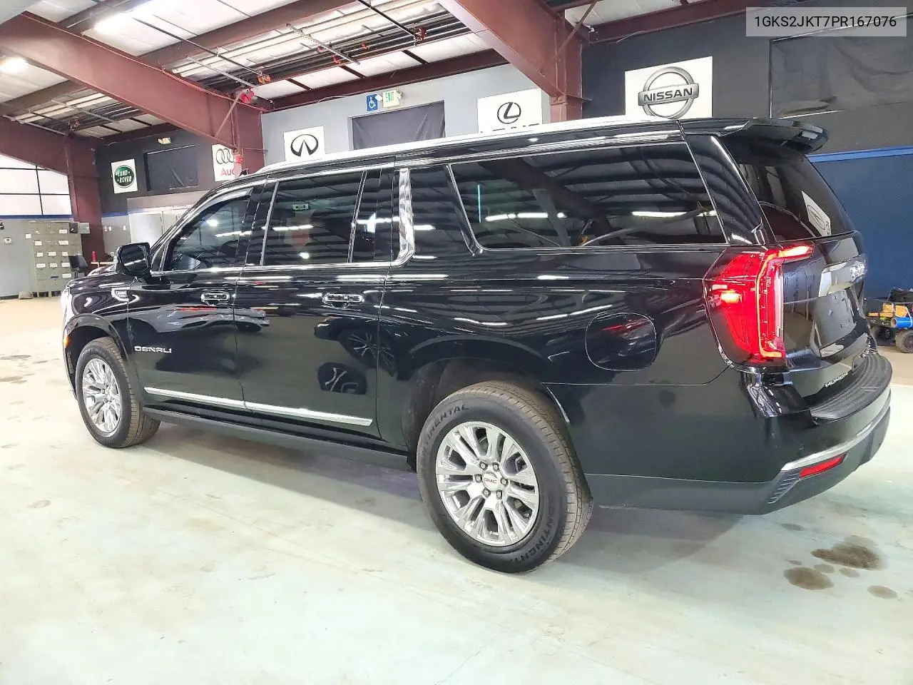 2023 GMC YUKON VIN 1GKS2JKT7PR167076 — фото 2