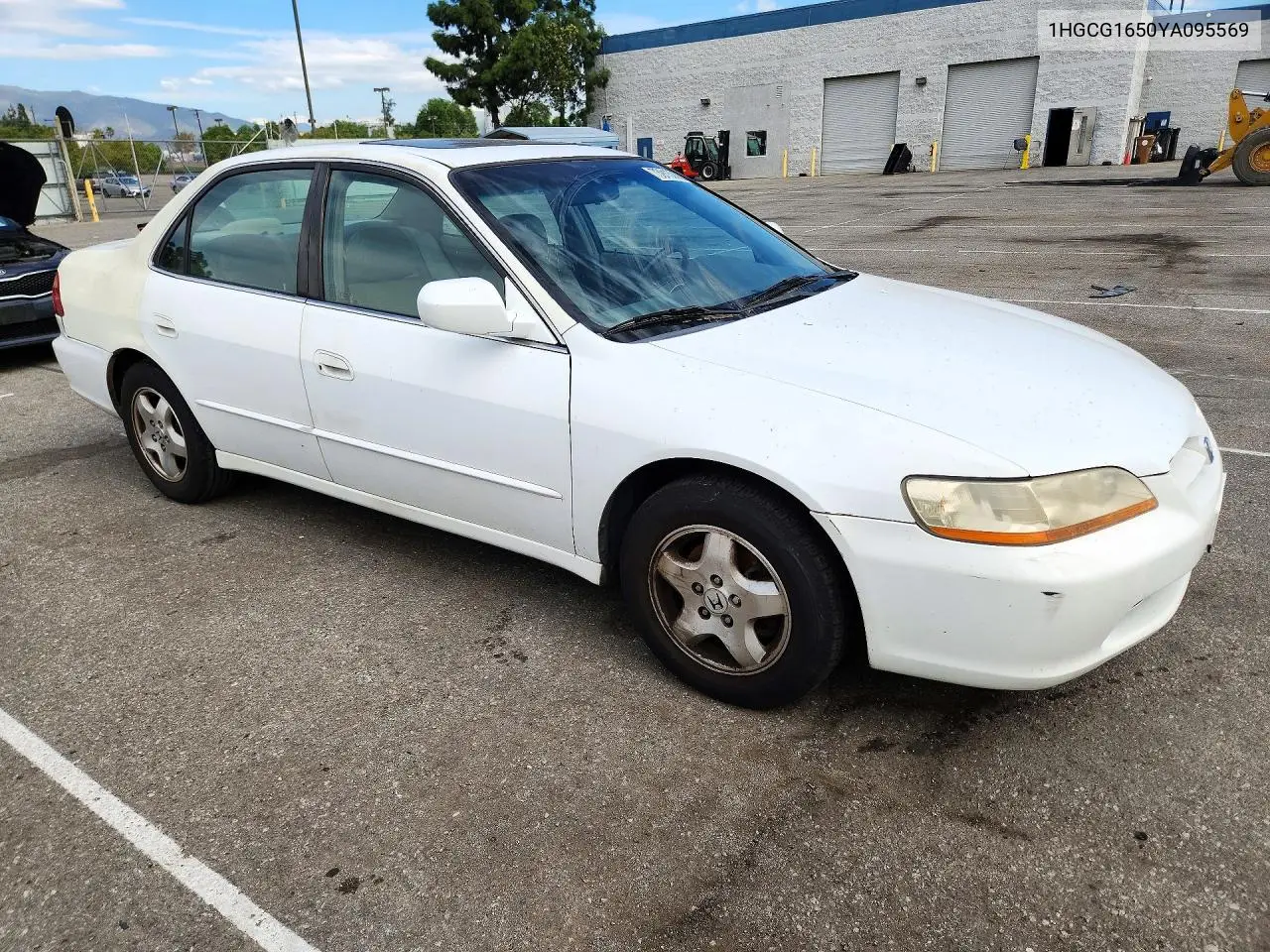 2000 HONDA ACCORD VIN 1HGCG1650YA095569 — фото 4