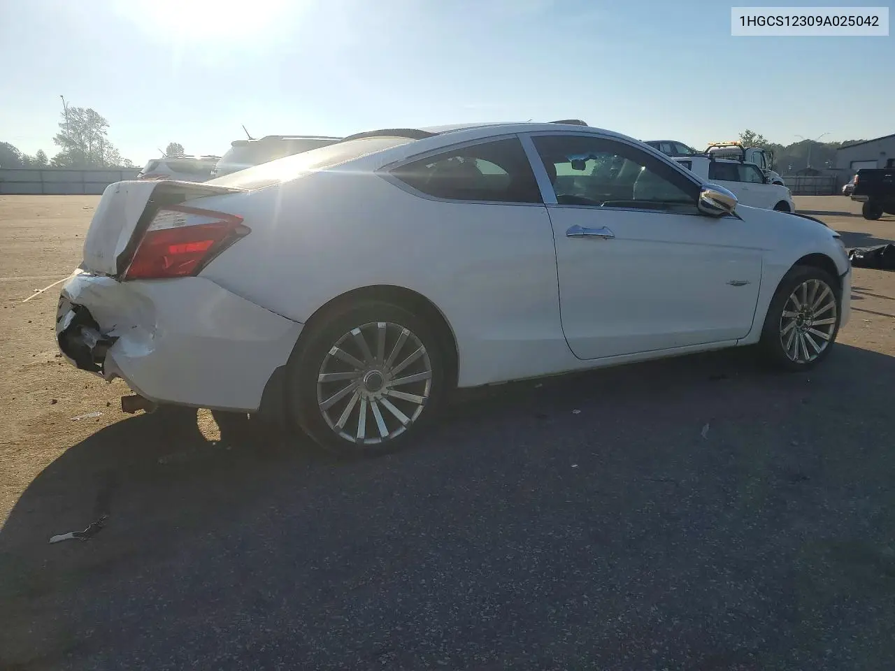 2009 HONDA ACCORD VIN 1HGCS12309A025042 — фото 3