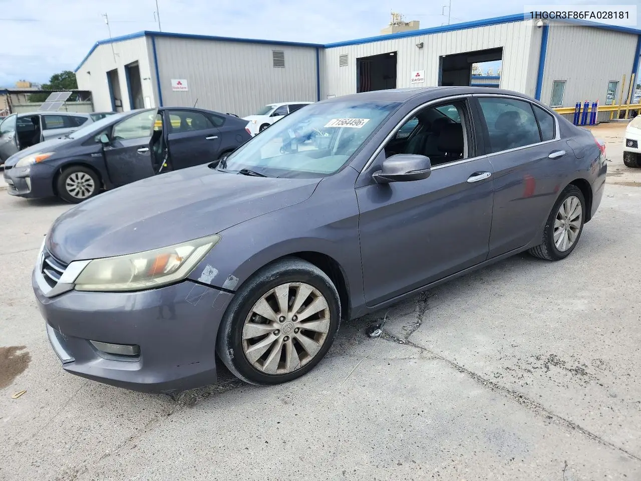 HONDA ACCORD 2015, VIN 1HGCR3F86FA028181
