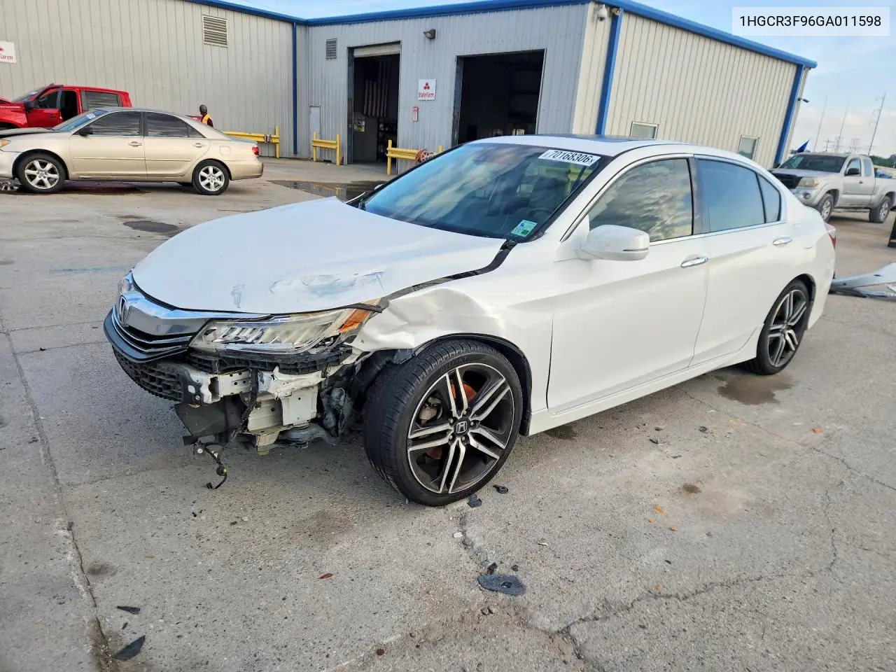 HONDA ACCORD 2016, VIN 1HGCR3F96GA011598