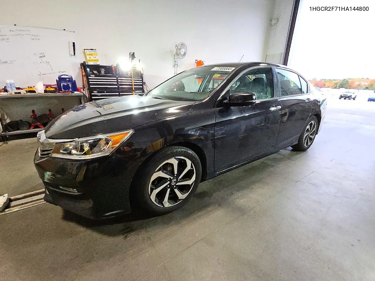 HONDA ACCORD 2017, VIN 1HGCR2F71HA144800