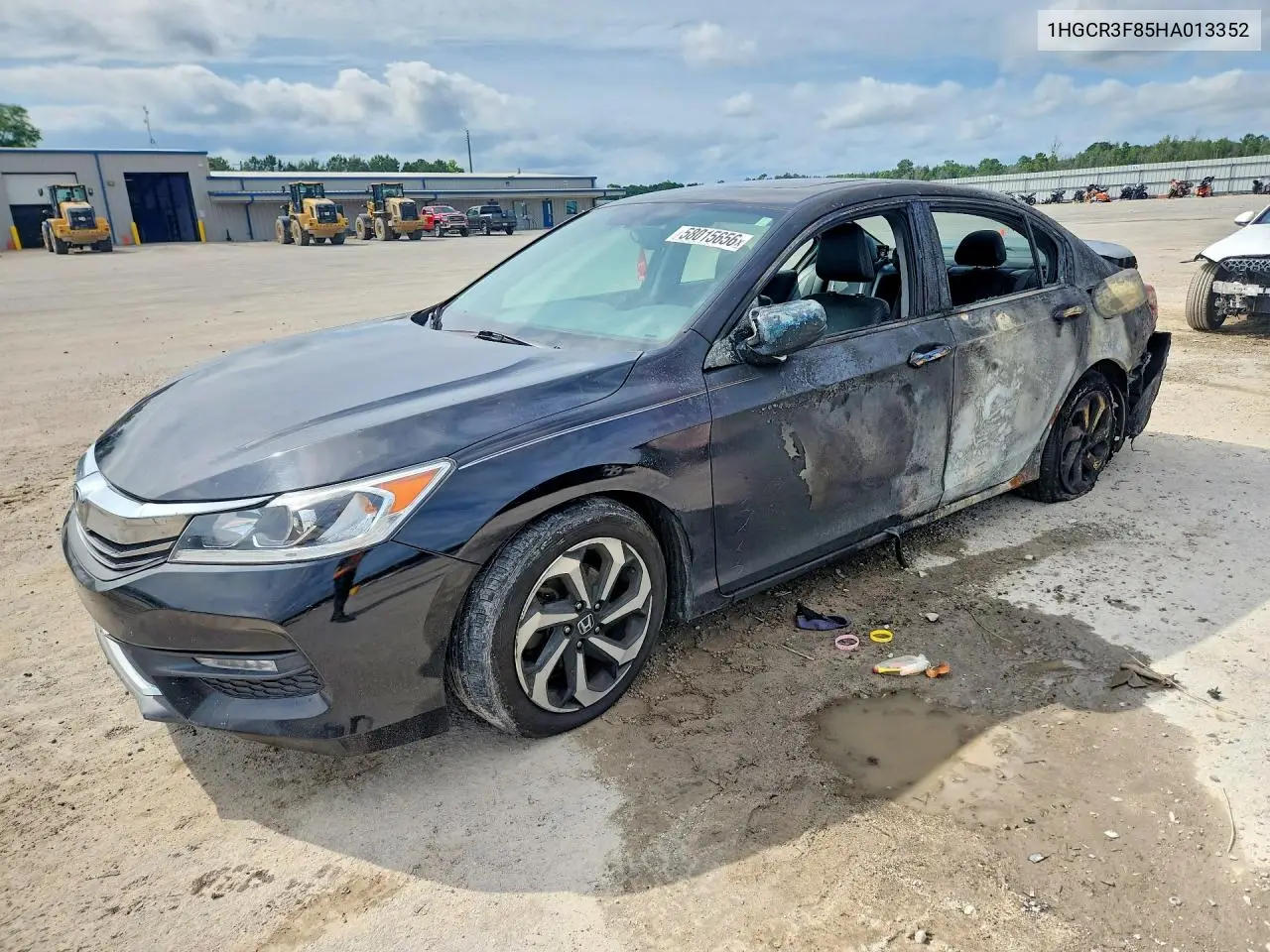 HONDA ACCORD 2017, VIN 1HGCR3F85HA013352