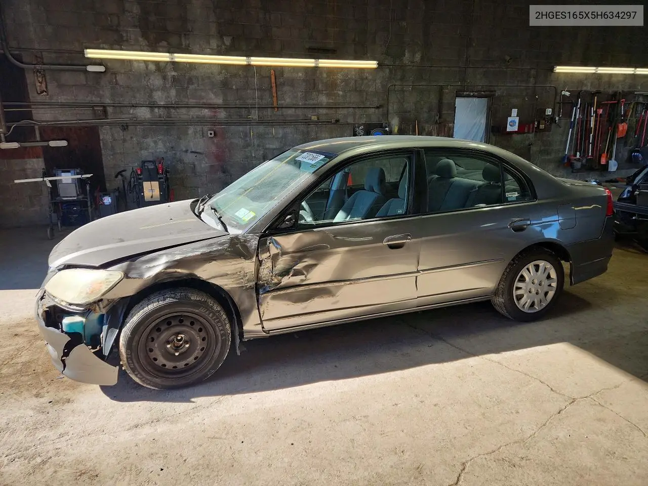 HONDA CIVIC 2005, VIN 2HGES165X5H634297