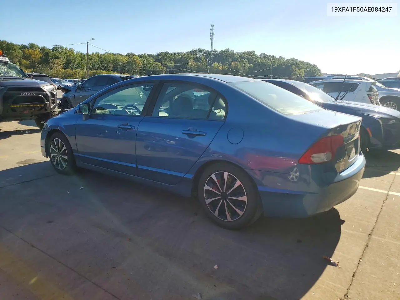 2010 HONDA CIVIC VIN 19XFA1F50AE084247 — фото 2