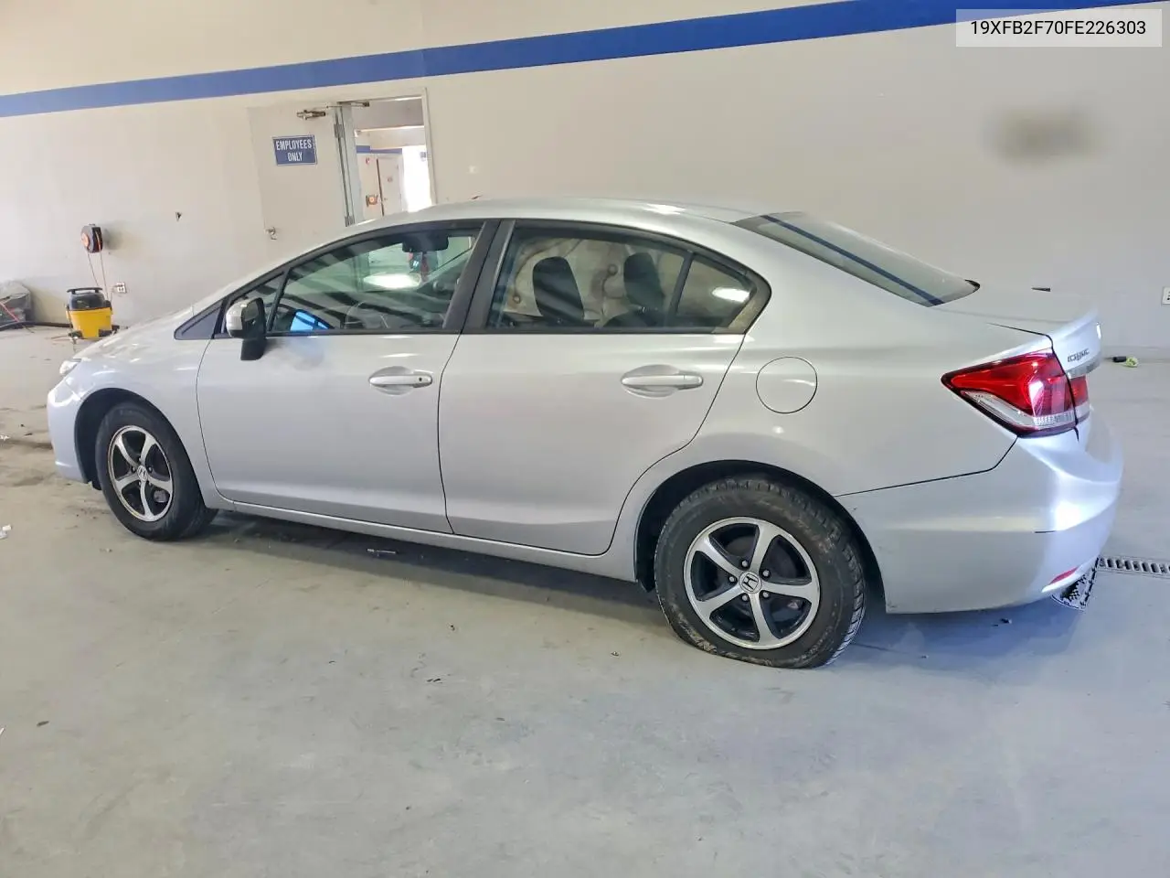 2015 HONDA CIVIC VIN 19XFB2F70FE226303 — фото 2