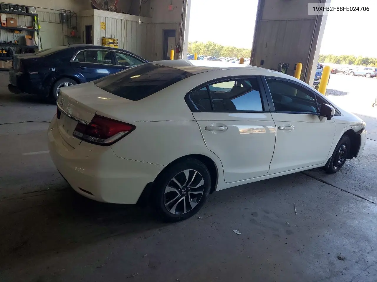 2015 HONDA CIVIC VIN 19XFB2F88FE024706 — фото 3
